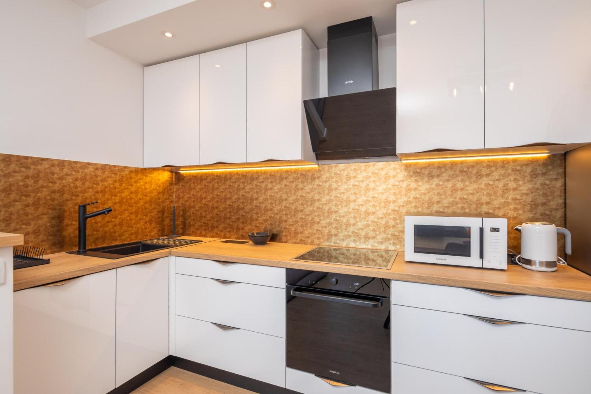 East Side Apartment Омиш Экстерьер фото
