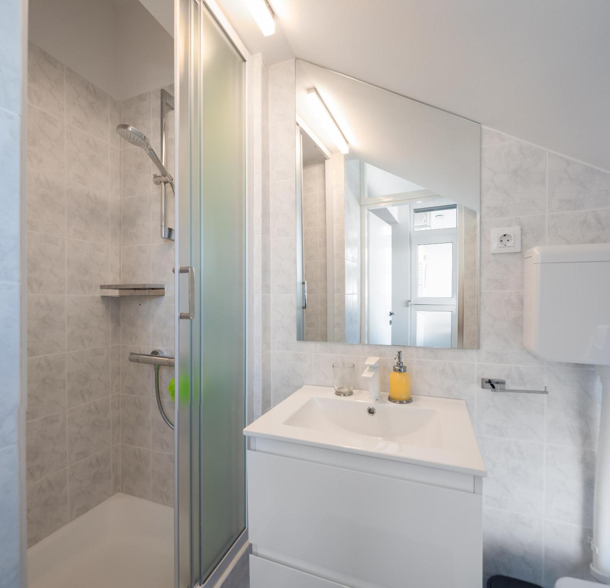 East Side Apartment Омиш Экстерьер фото